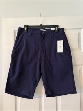 True Craft Navy Flat-Front Men's Shorts size 31W brand new see all photos